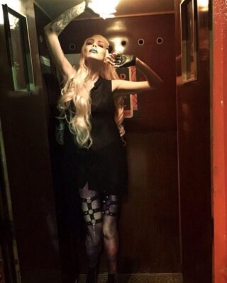 Джулия Ванг