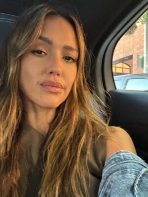 Джессика Альба